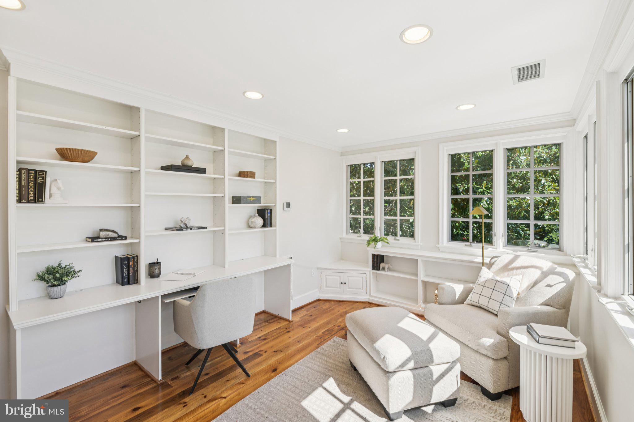 GEORGETOWN - Residential