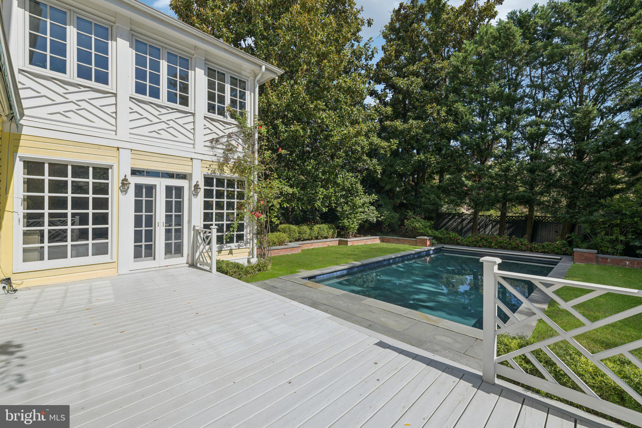 GEORGETOWN - Residential