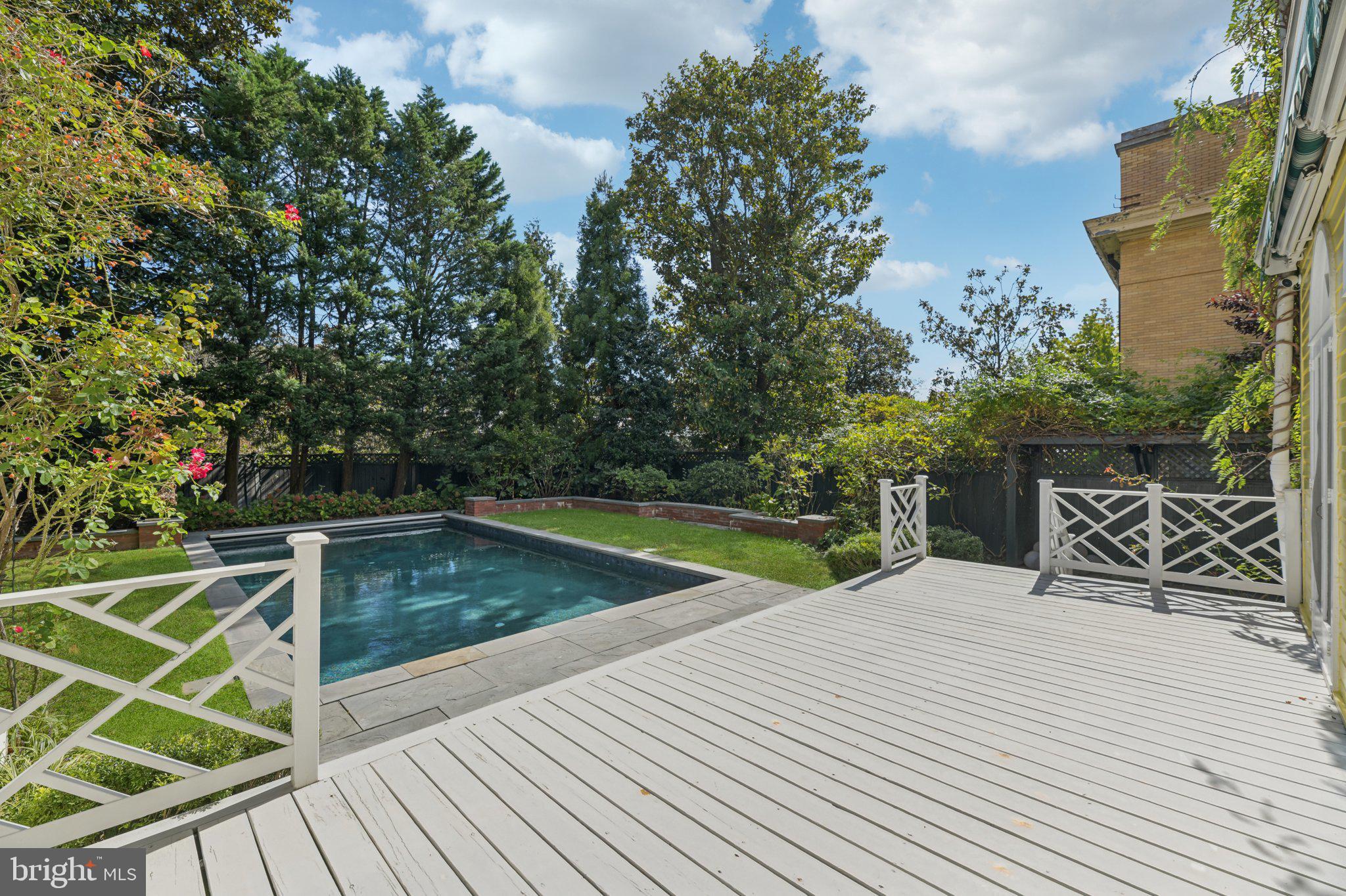 GEORGETOWN - Residential