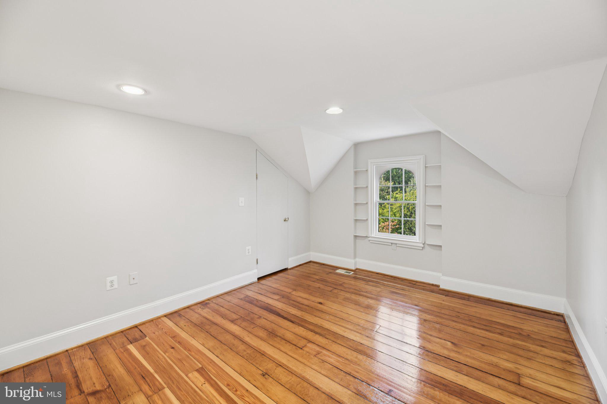 GEORGETOWN - Residential