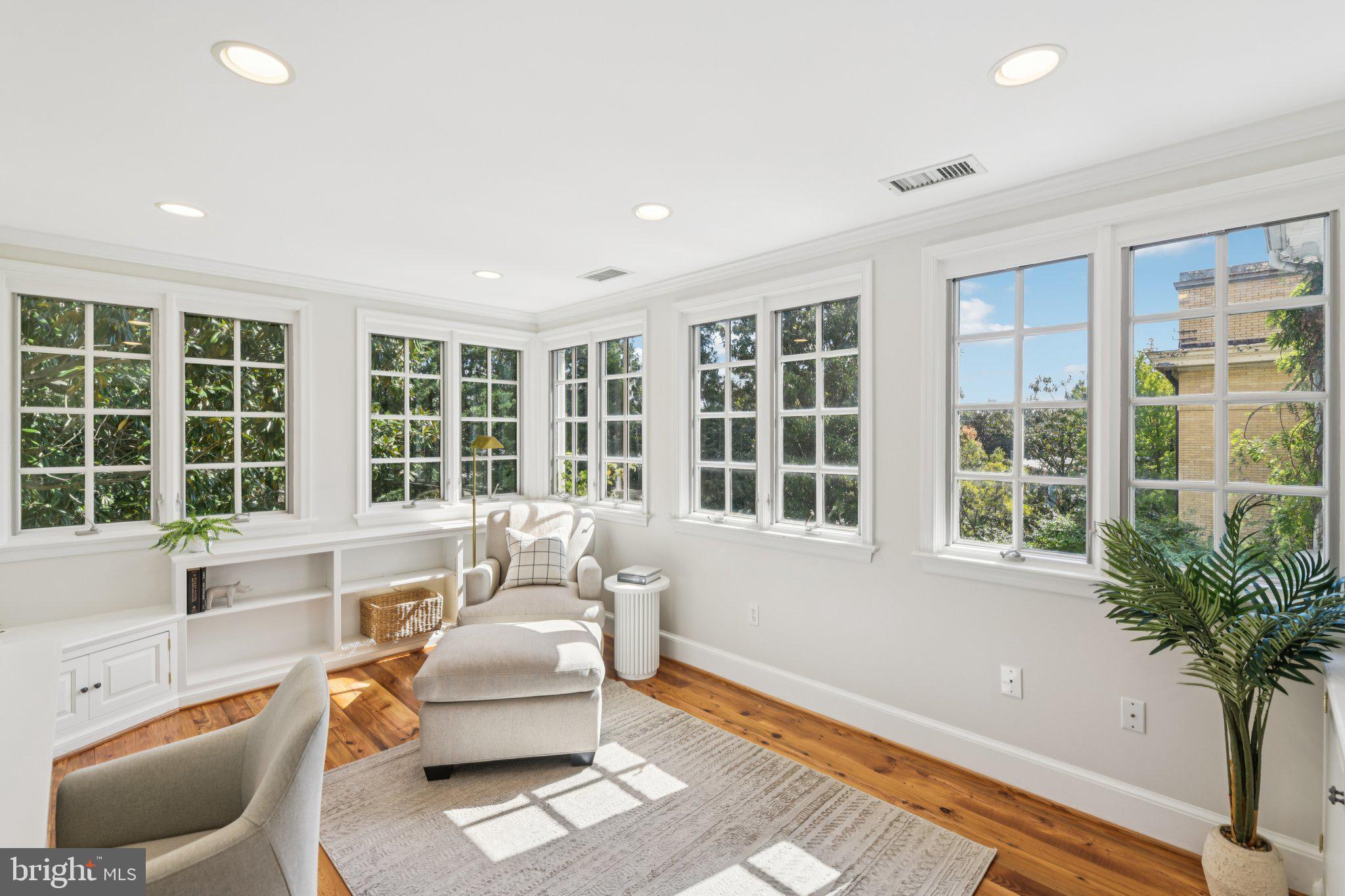 GEORGETOWN - Residential