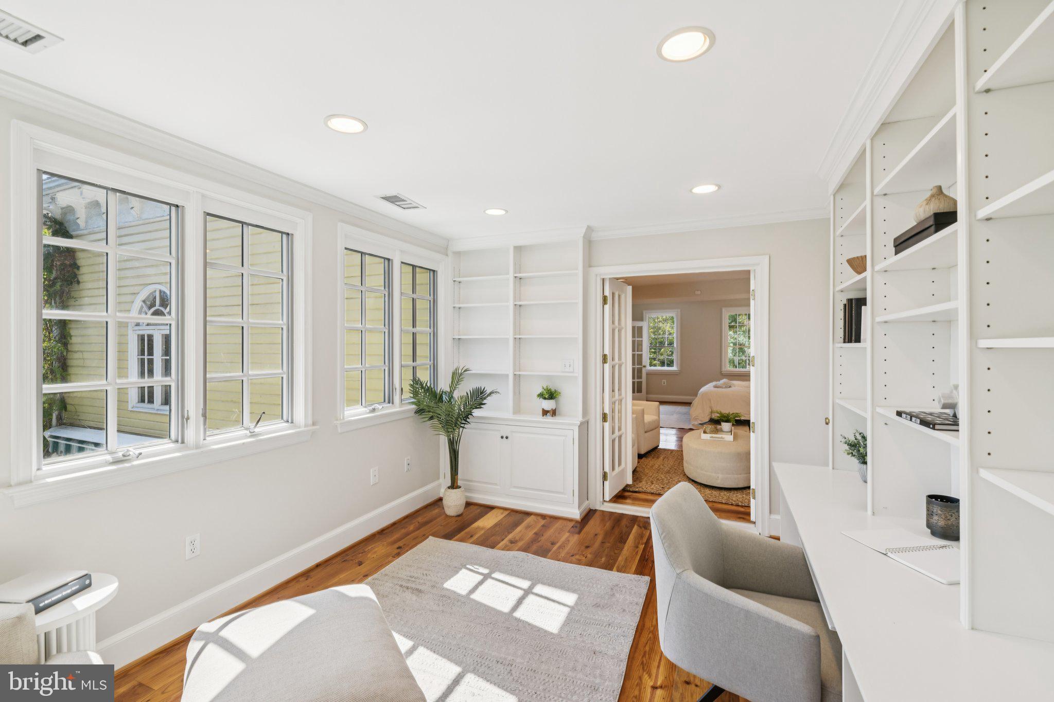 GEORGETOWN - Residential