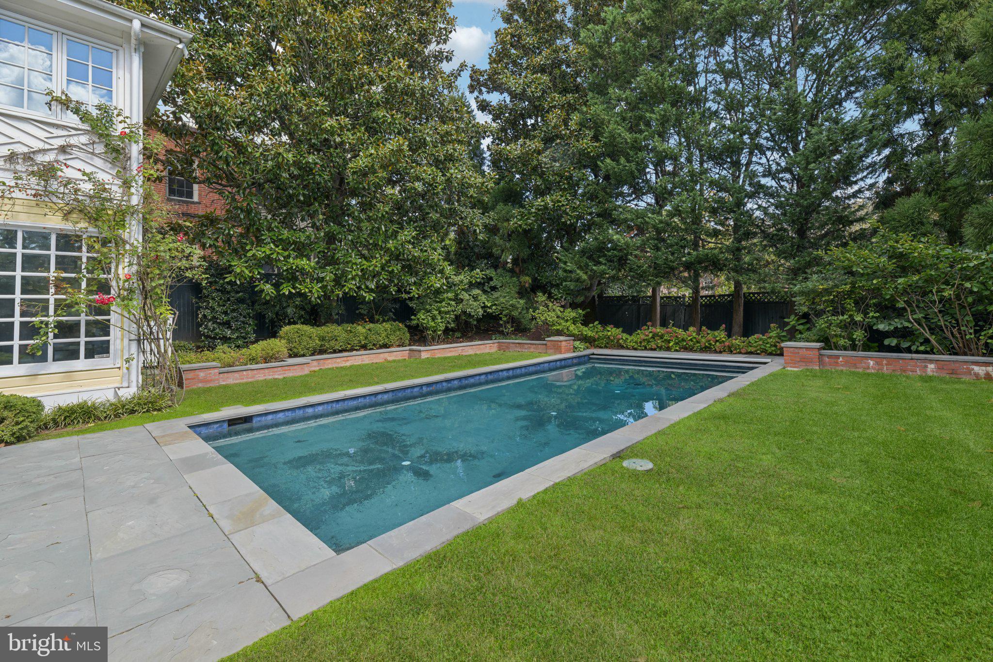 GEORGETOWN - Residential