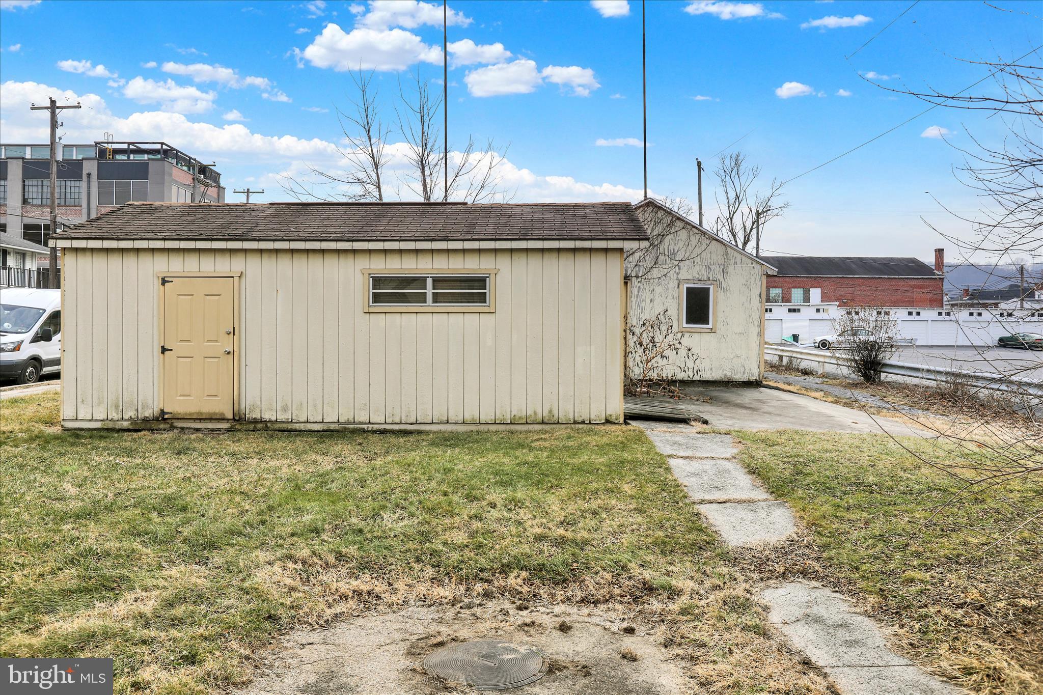 SHILLINGTON - Commercial Sale