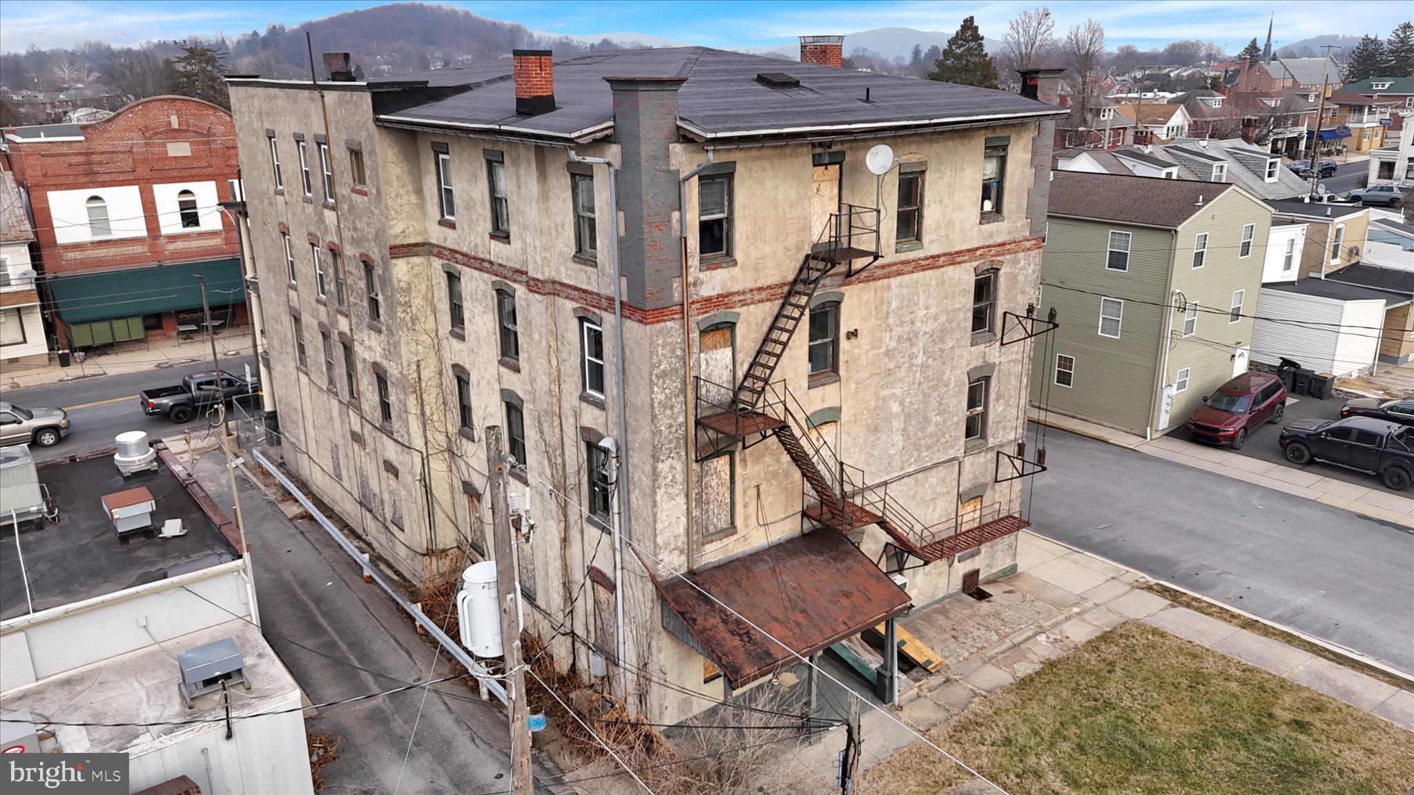 SHILLINGTON - Commercial Sale