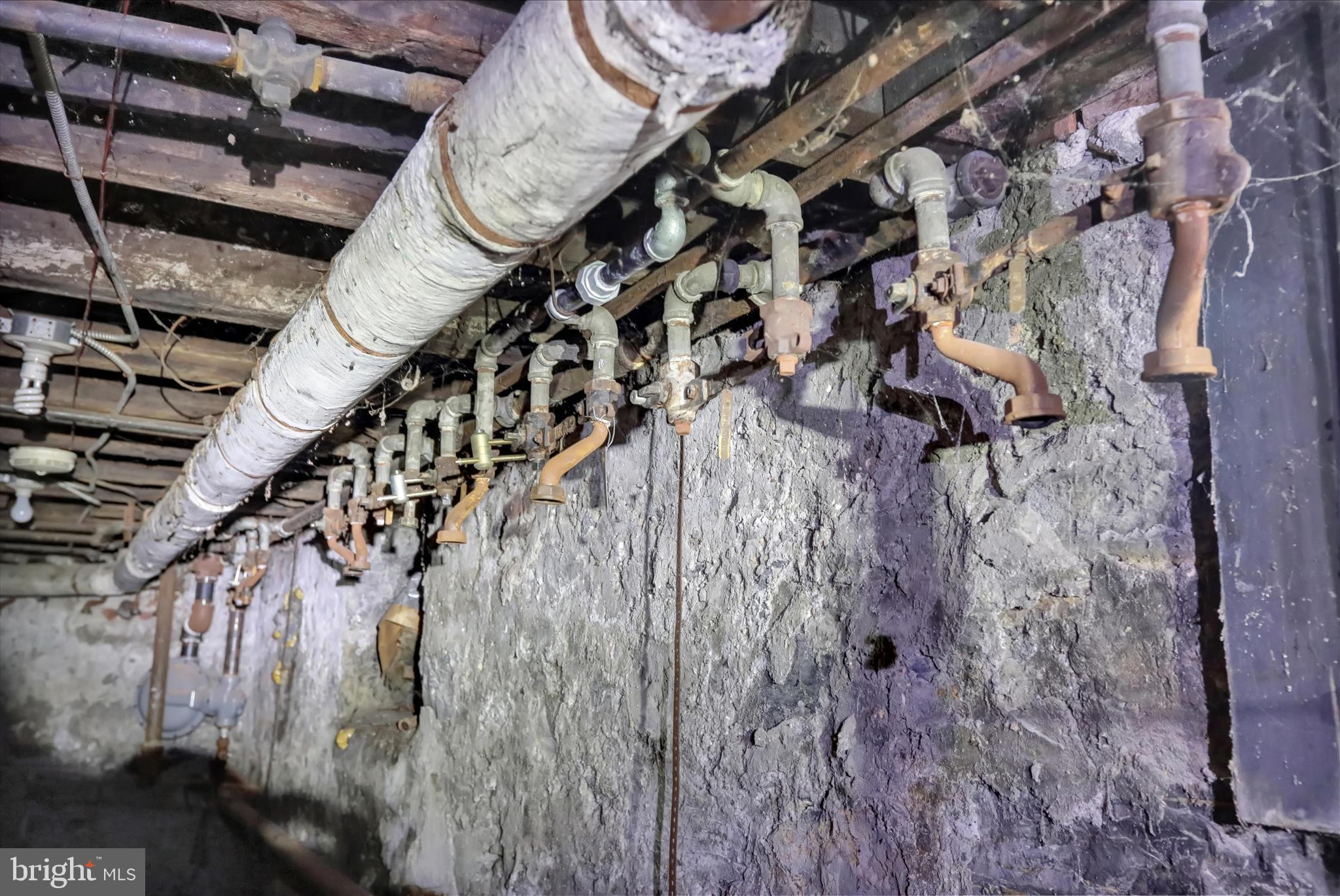 SHILLINGTON - Commercial Sale