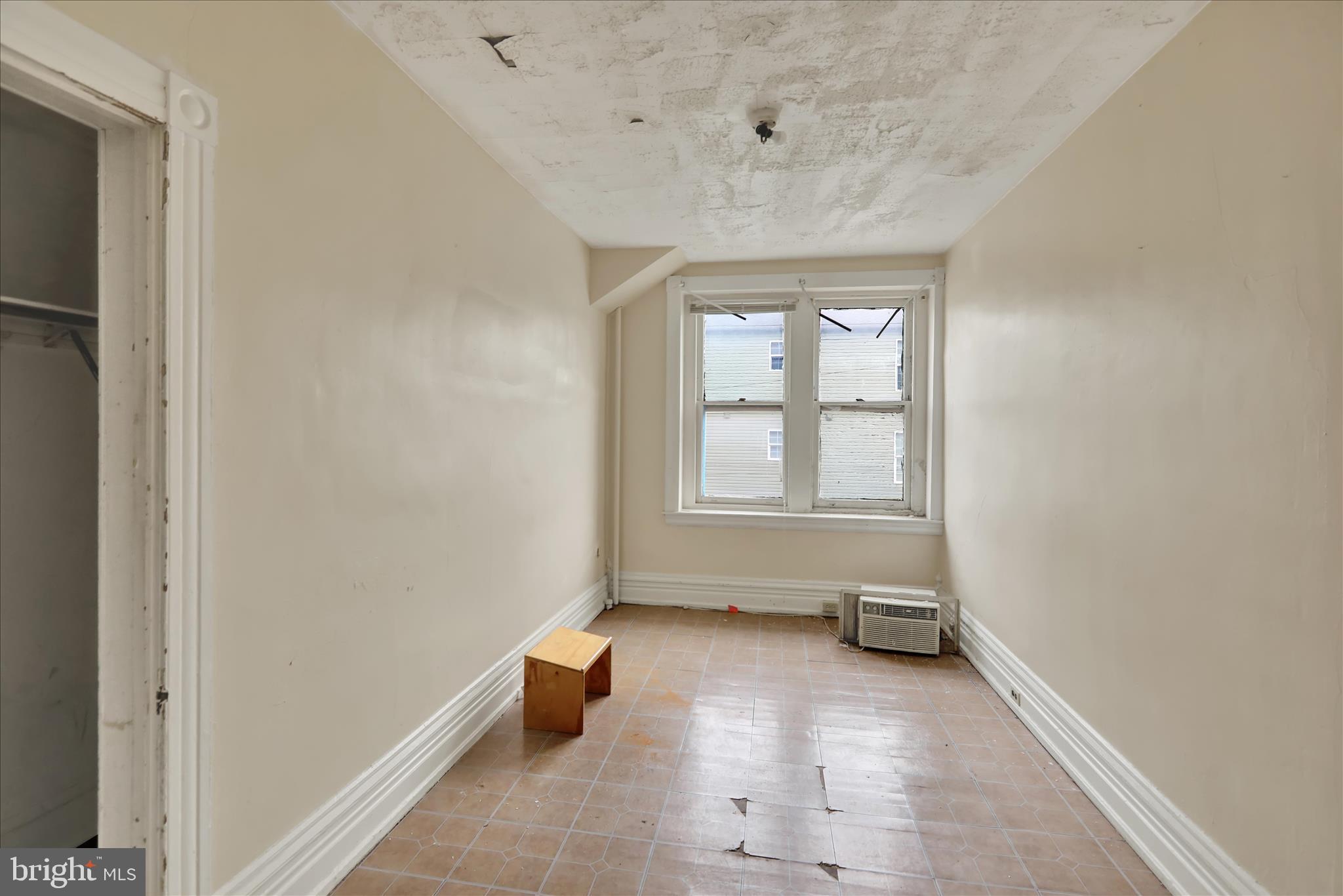 SHILLINGTON - Commercial Sale