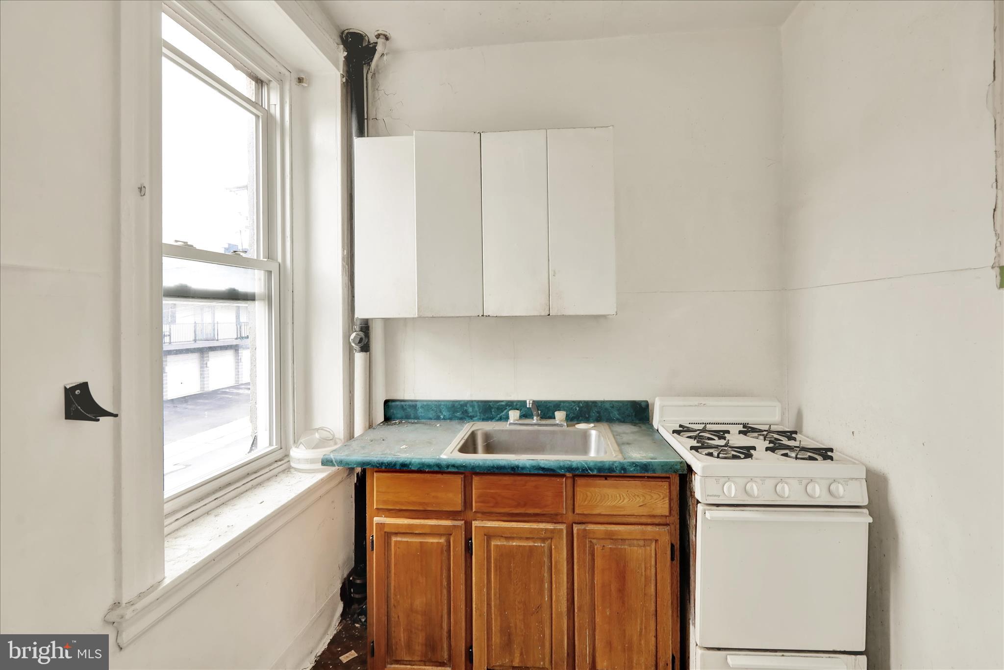 SHILLINGTON - Commercial Sale