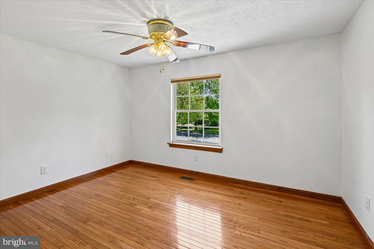 RIDGEFIELD - Residential