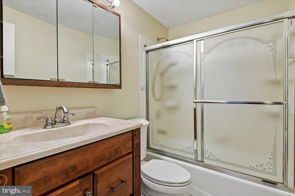 RIDGEFIELD - Residential