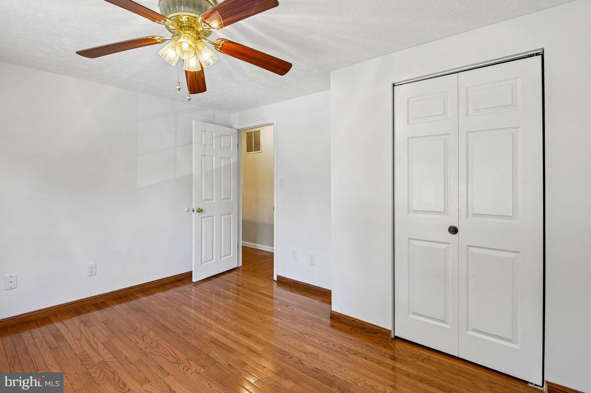 RIDGEFIELD - Residential
