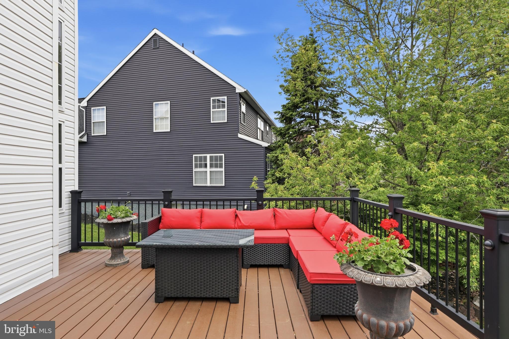 RIVERWOODS - Residential