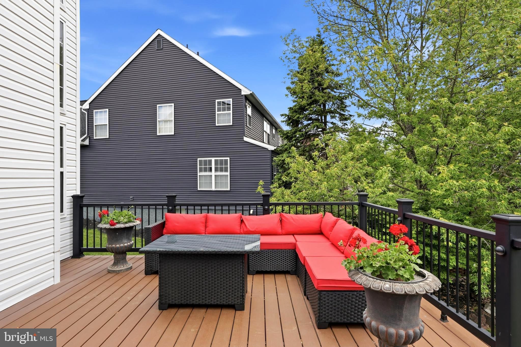 RIVERWOODS - Residential