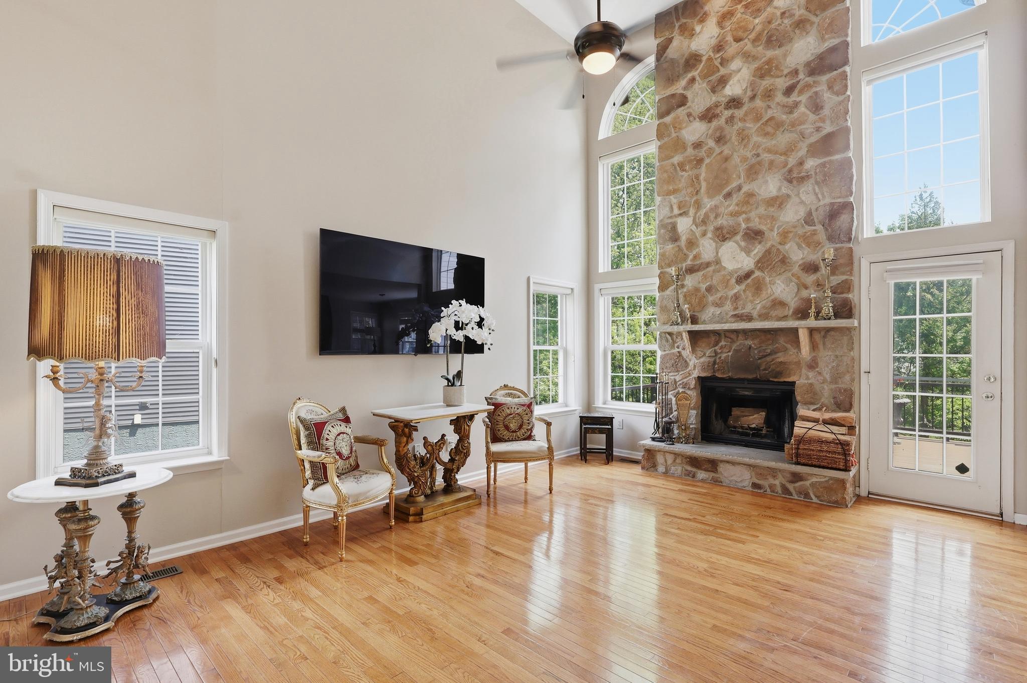 RIVERWOODS - Residential
