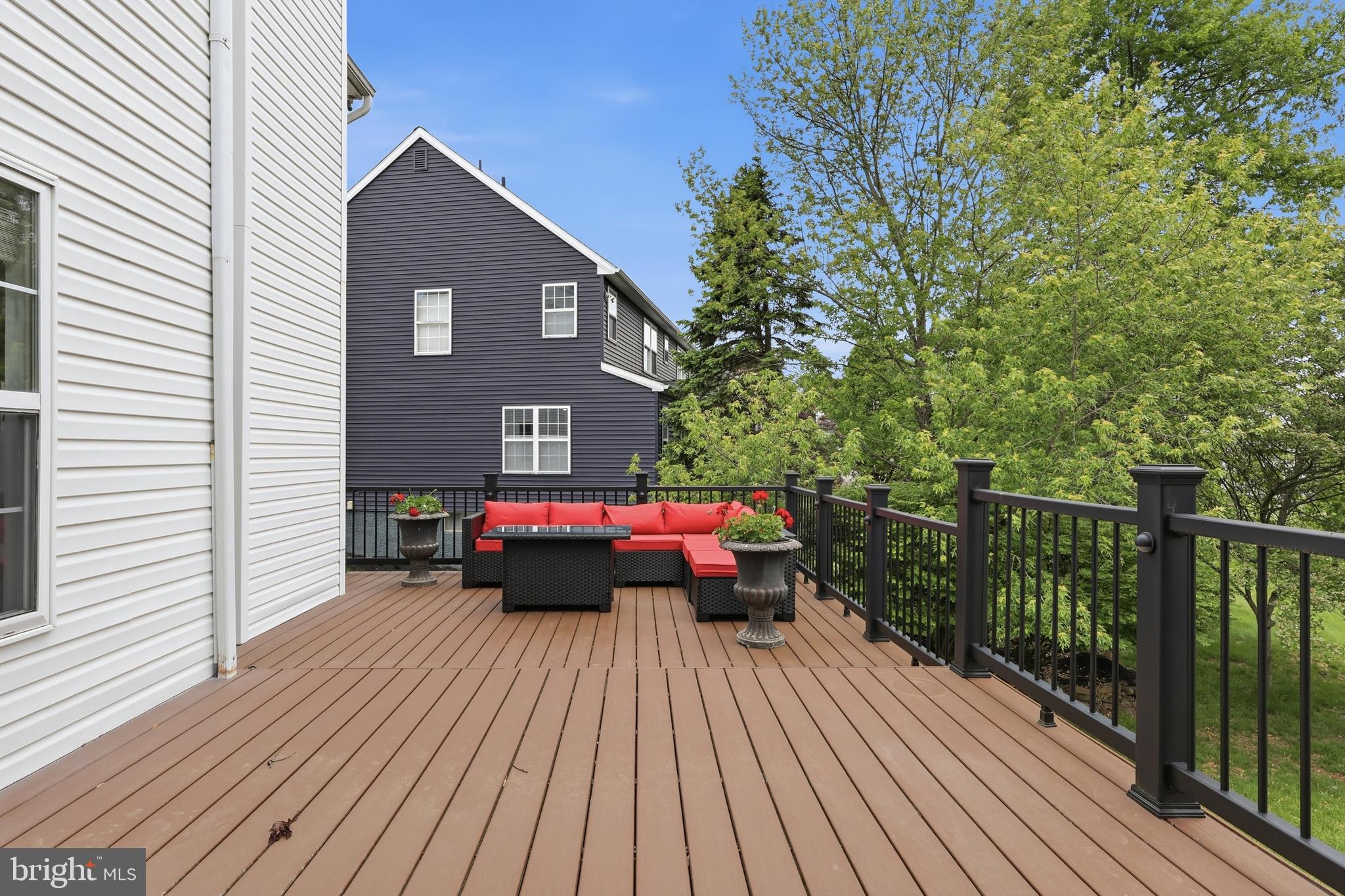 RIVERWOODS - Residential