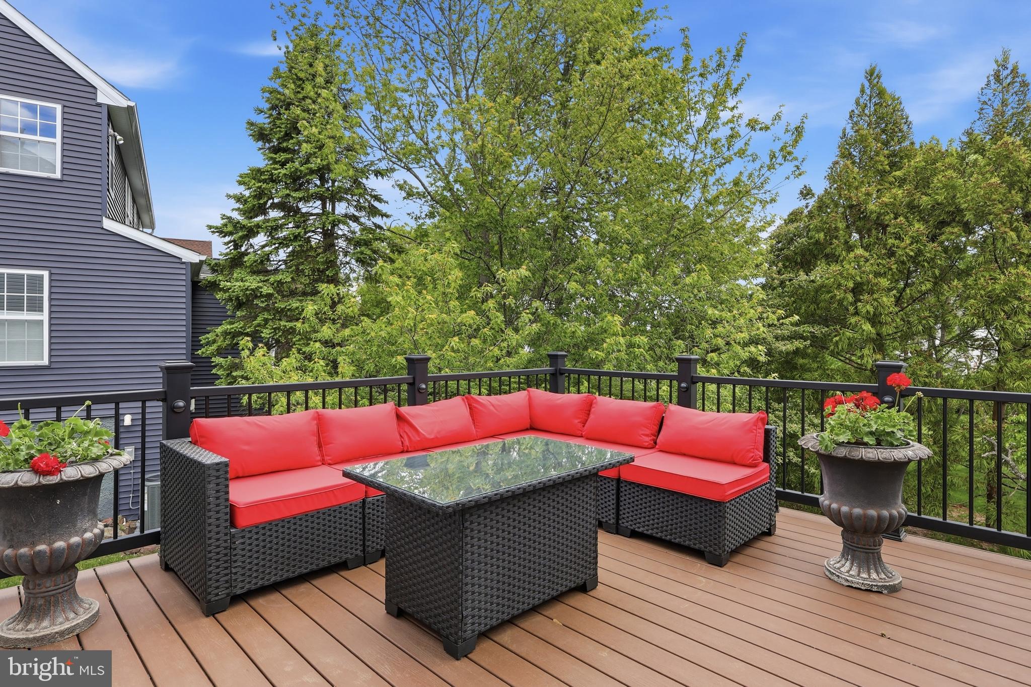 RIVERWOODS - Residential