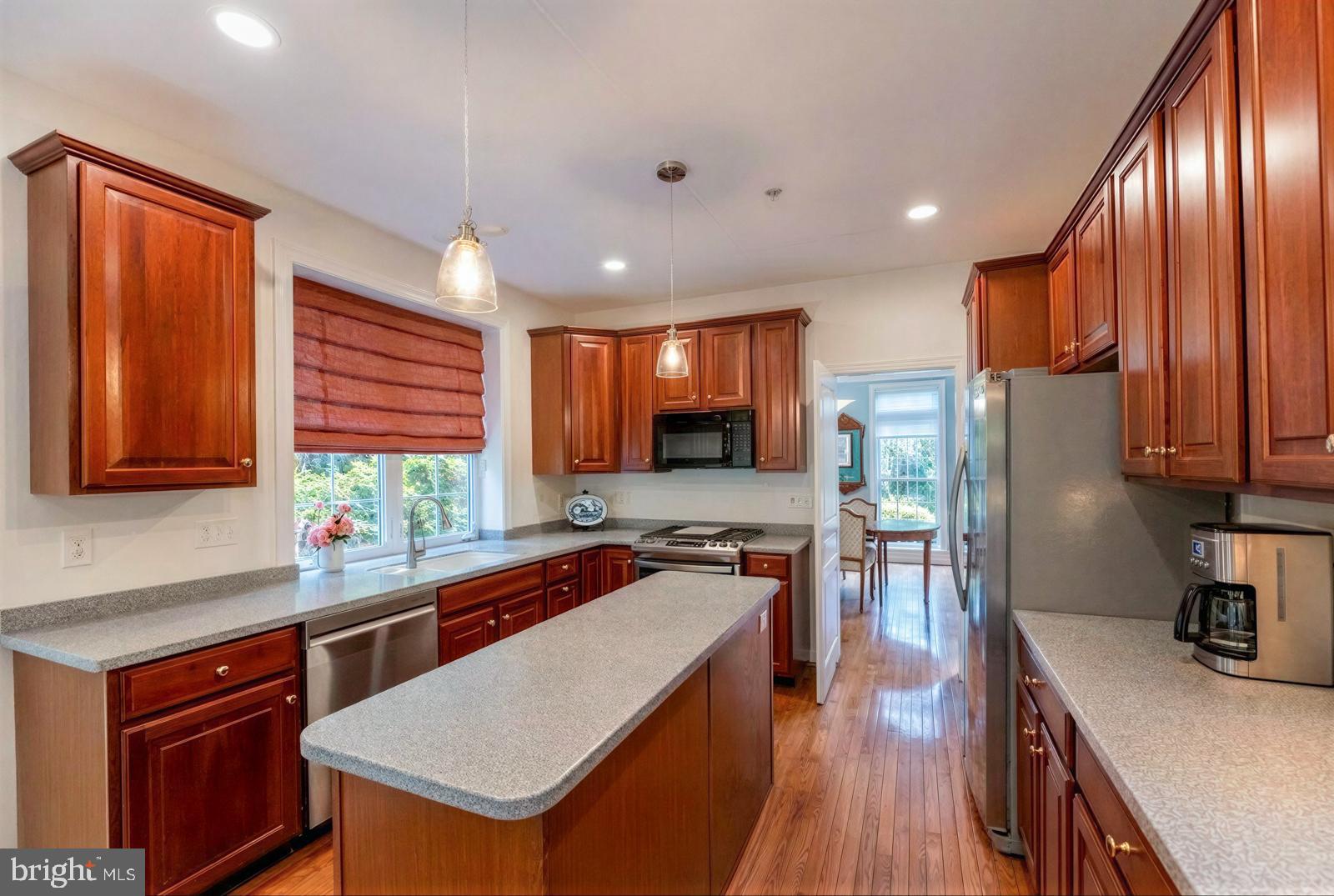 SPRINGTON POINTE WOODS - Residential