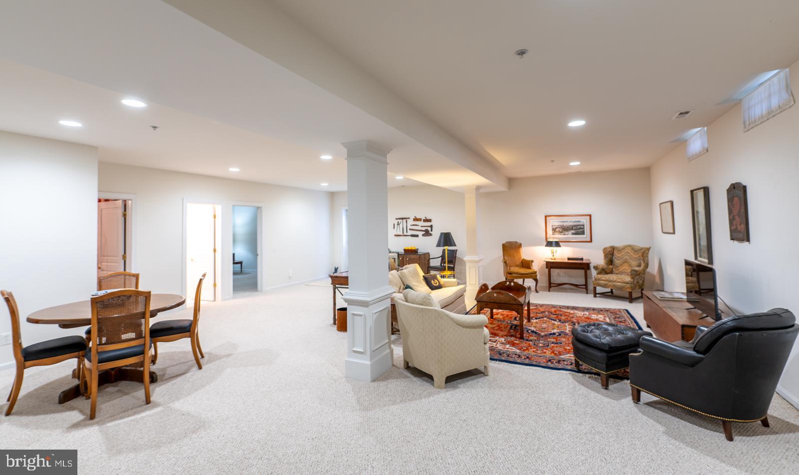 SPRINGTON POINTE WOODS - Residential