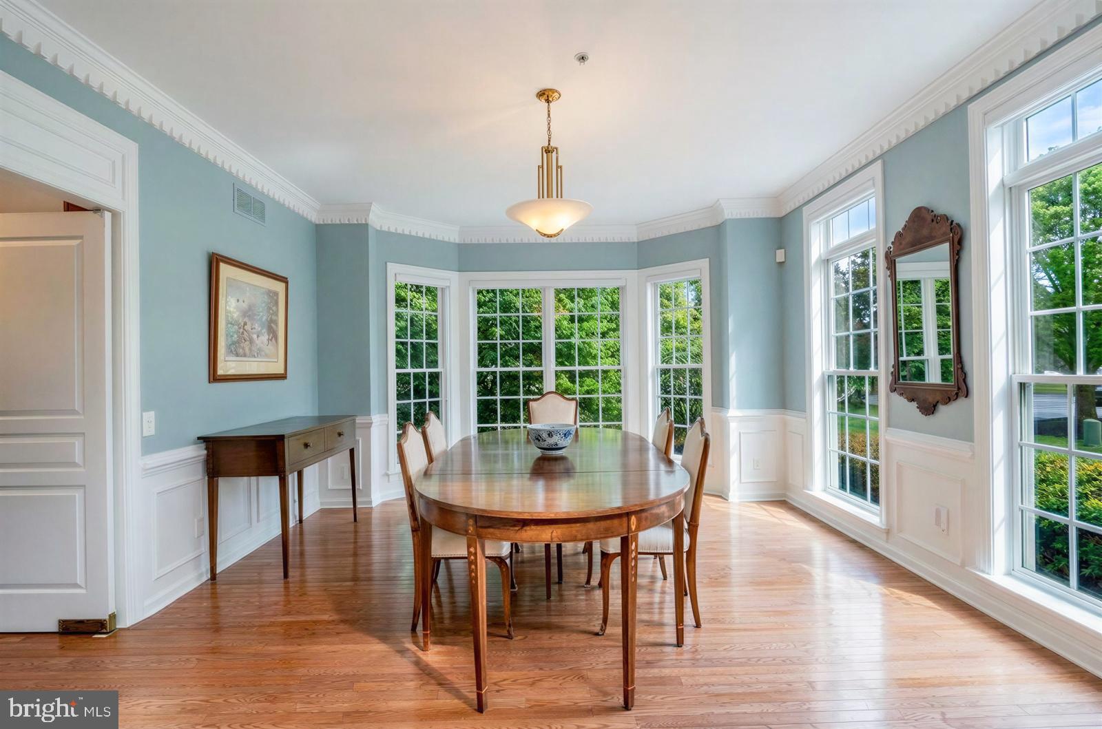 500 GUINEVERE DRIVE 500