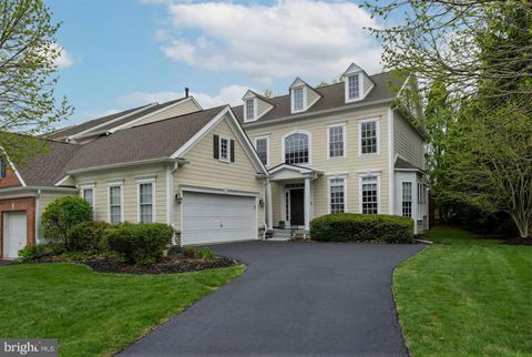 Townhouse For Sale - 500 Guinevere Drive<br/> Delaware County, NEWTOWN SQUARE, PA 19073