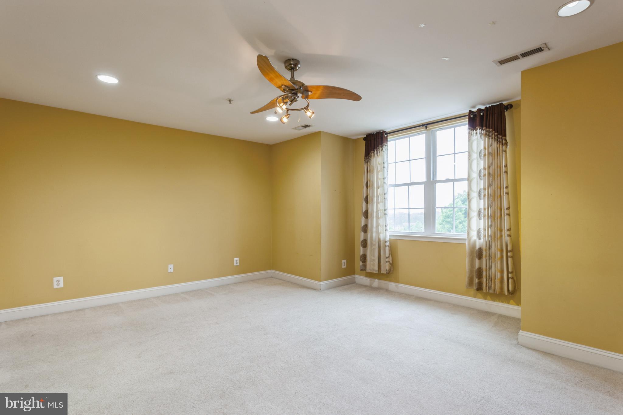 MONMOUTH MEADOWS - Residential Lease