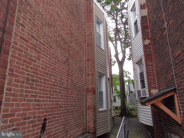 FERN ROCK - Residential Income