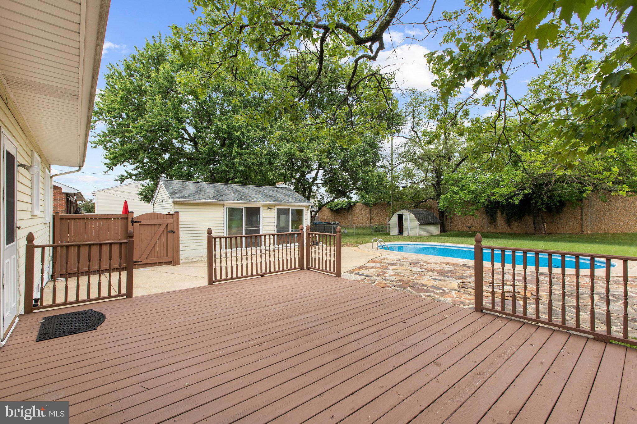 1116 MCHENRY DRIVE