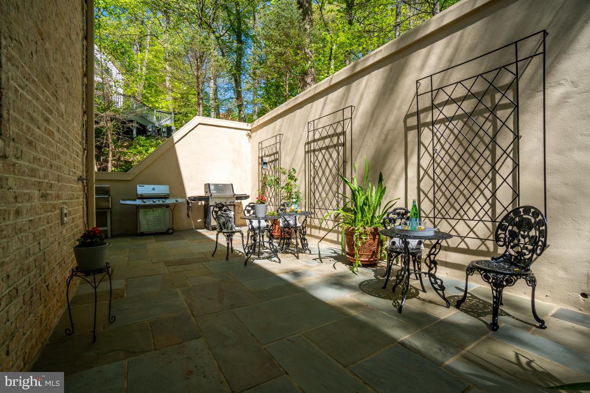 KIRBY WOODS - Residential