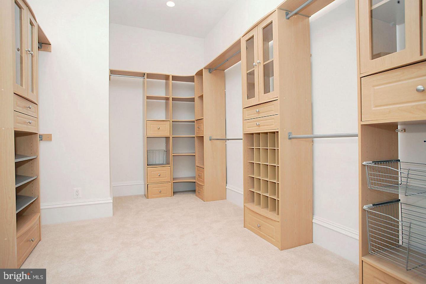 KIRBY WOODS - Residential