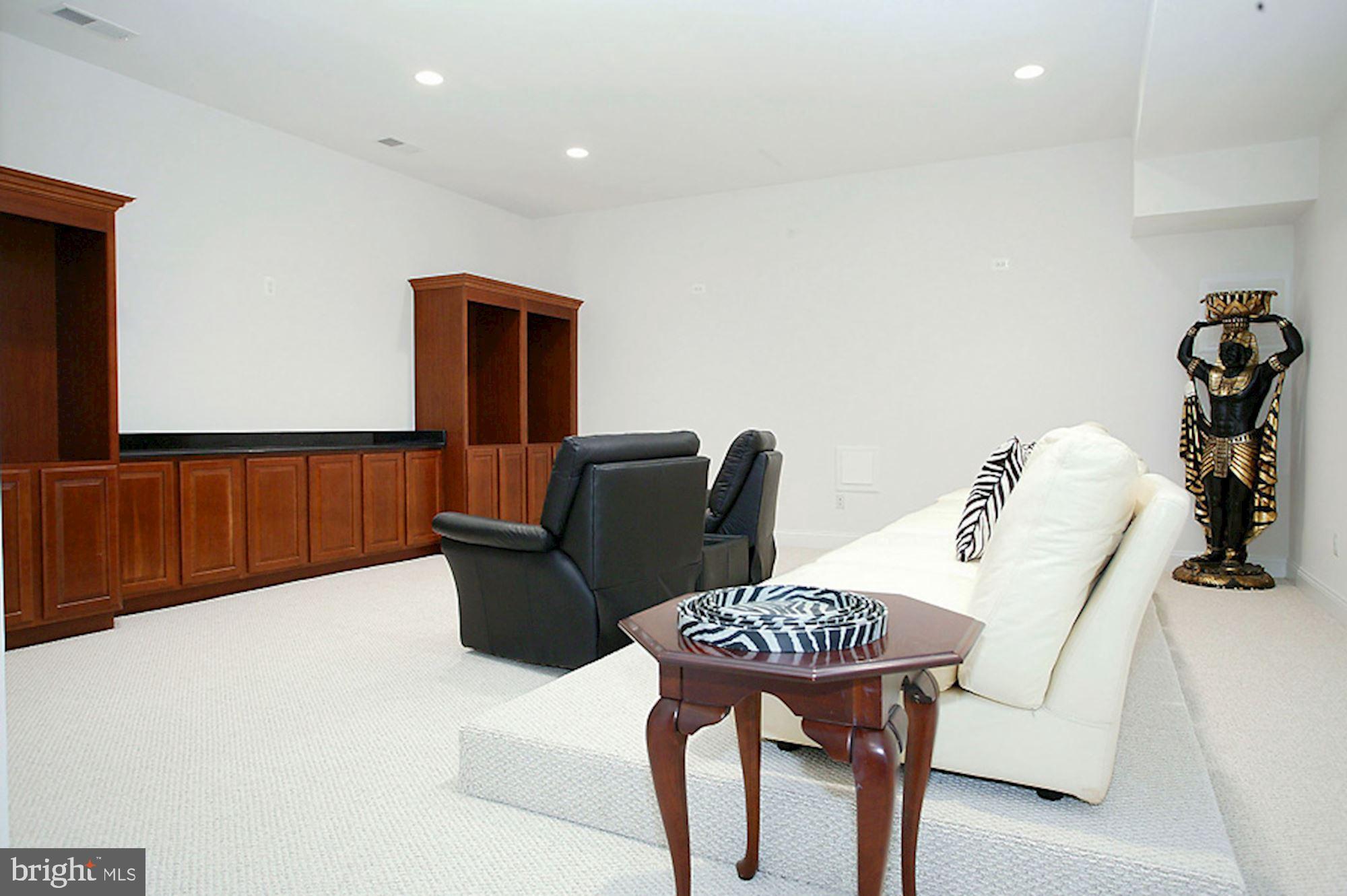 KIRBY WOODS - Residential