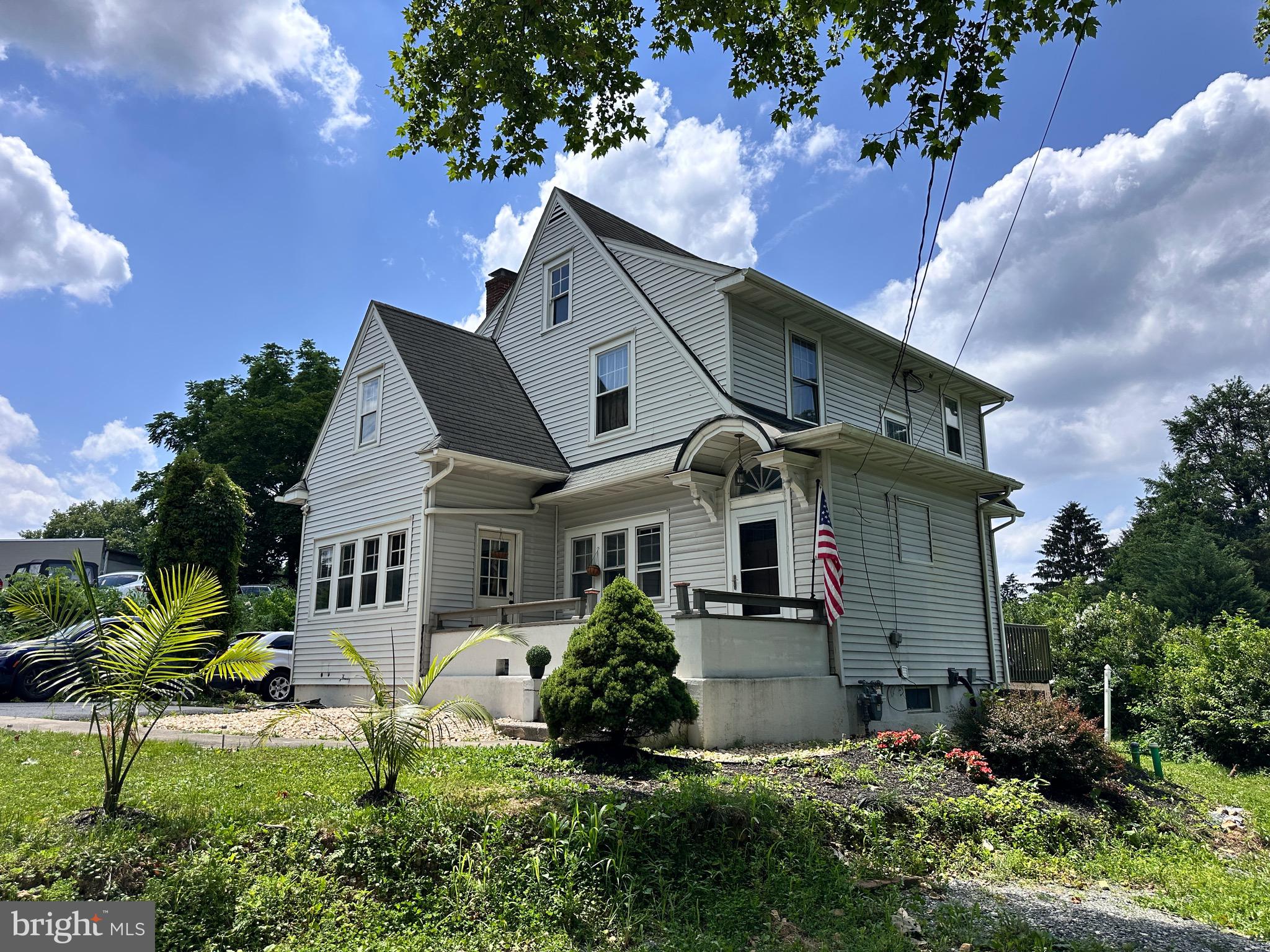 1727 NEW HOLLAND PIKE