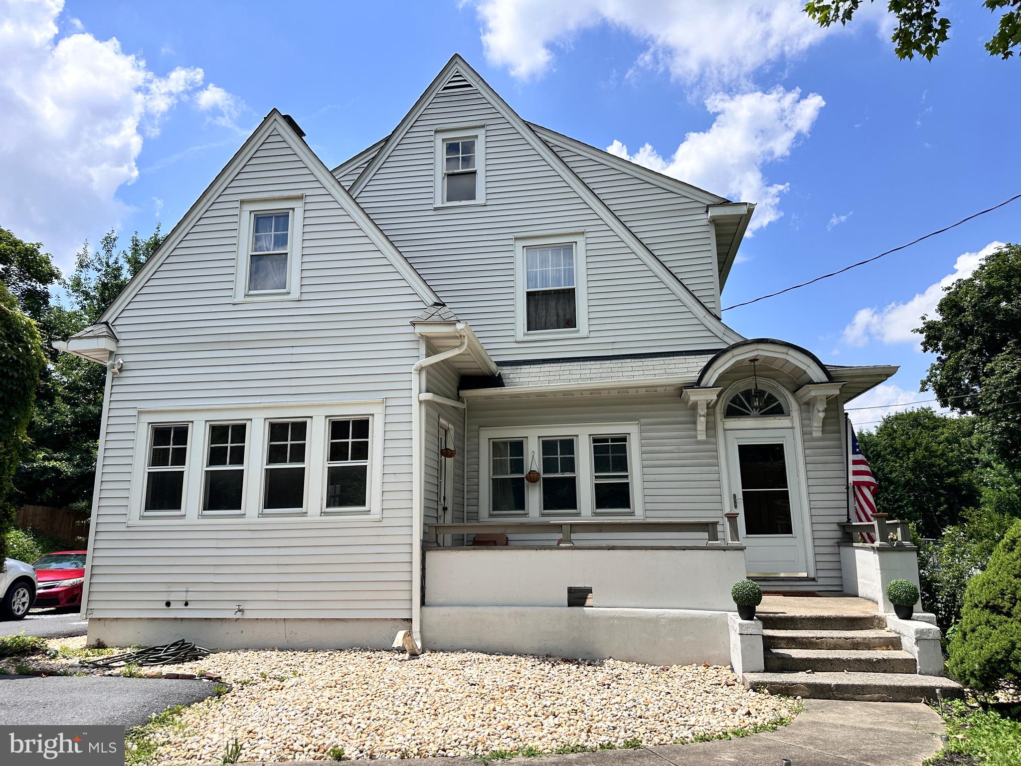 1727 NEW HOLLAND PIKE