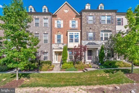 Townhouse For Sale - 7410 Tennison Lane<br/> HANOVER, MD 21076