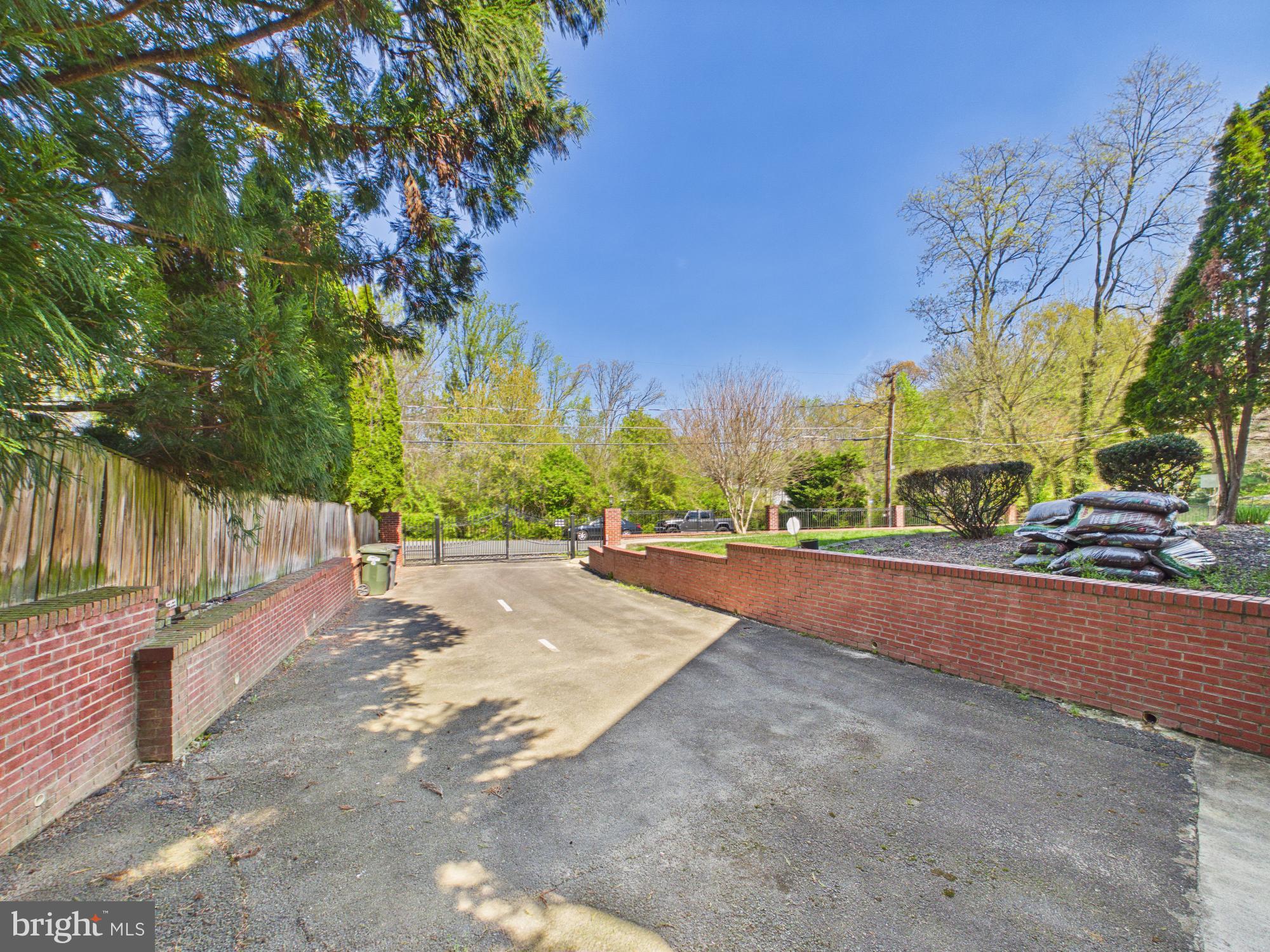 RIDGEWOOD - Residential