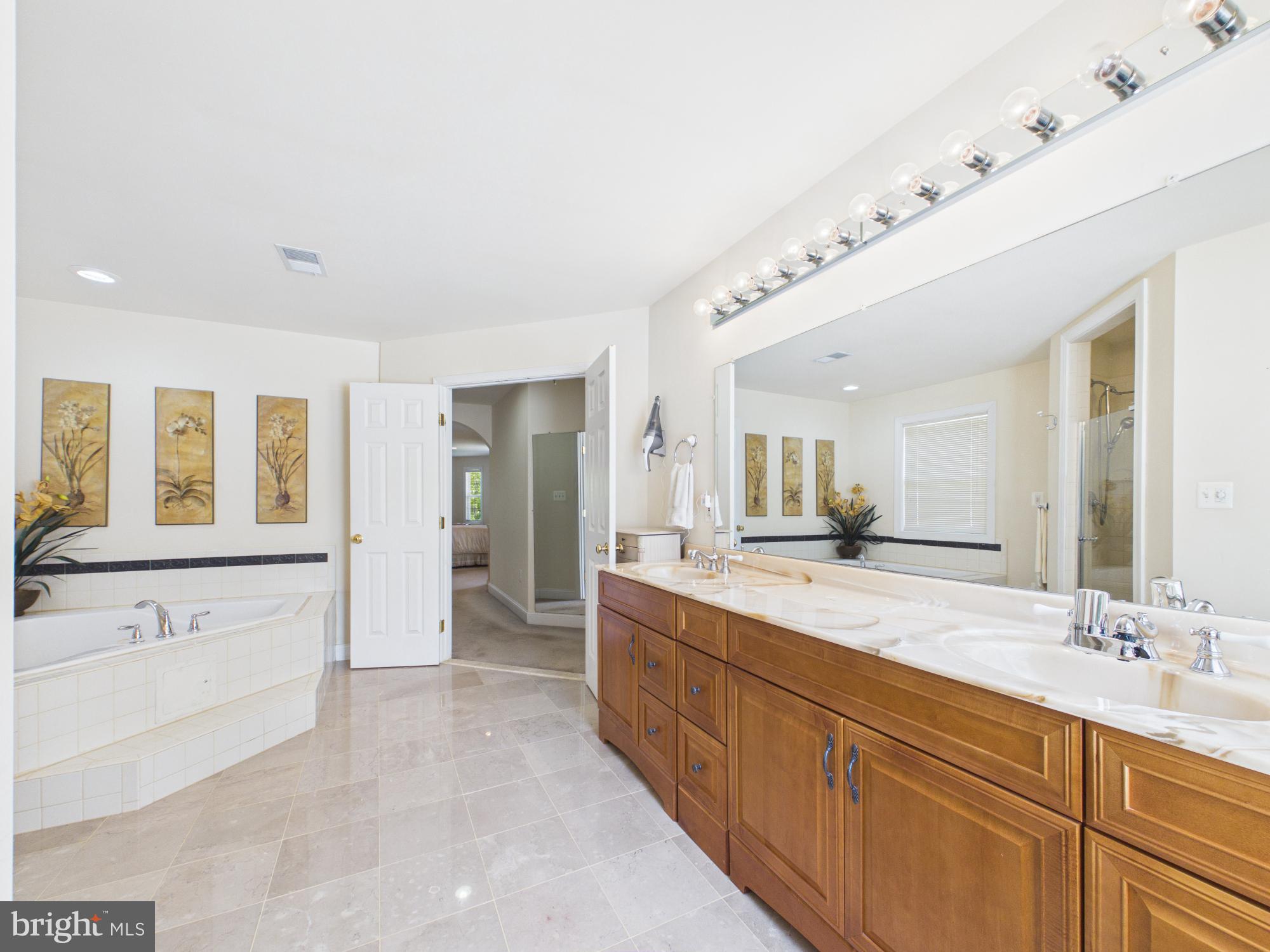 RIDGEWOOD - Residential