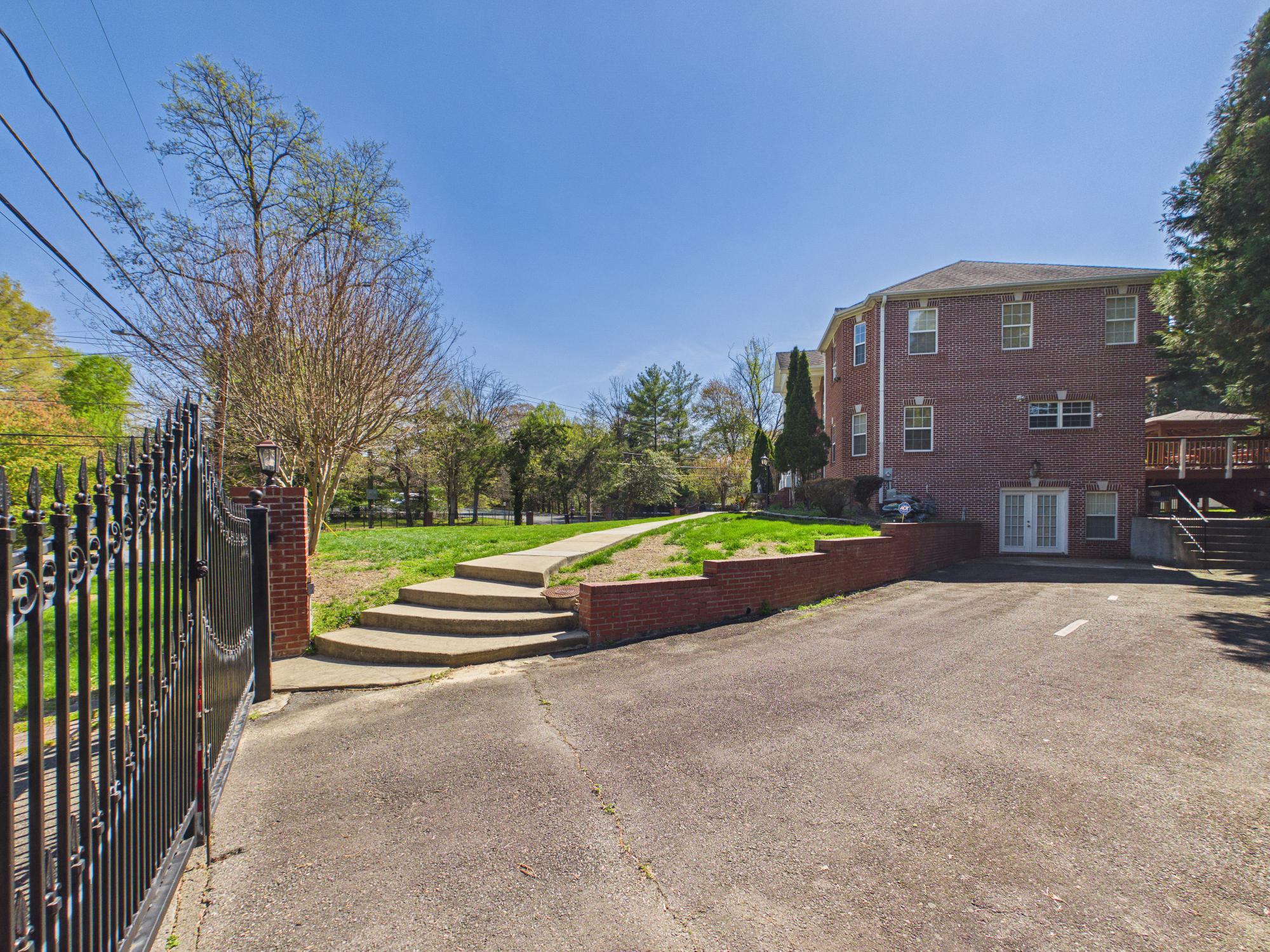 RIDGEWOOD - Residential