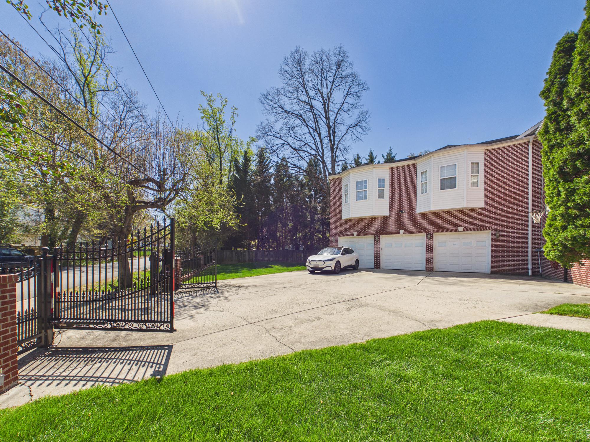 RIDGEWOOD - Residential