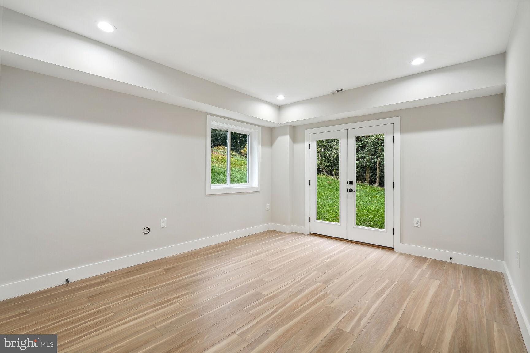 HILLANDALE - Residential