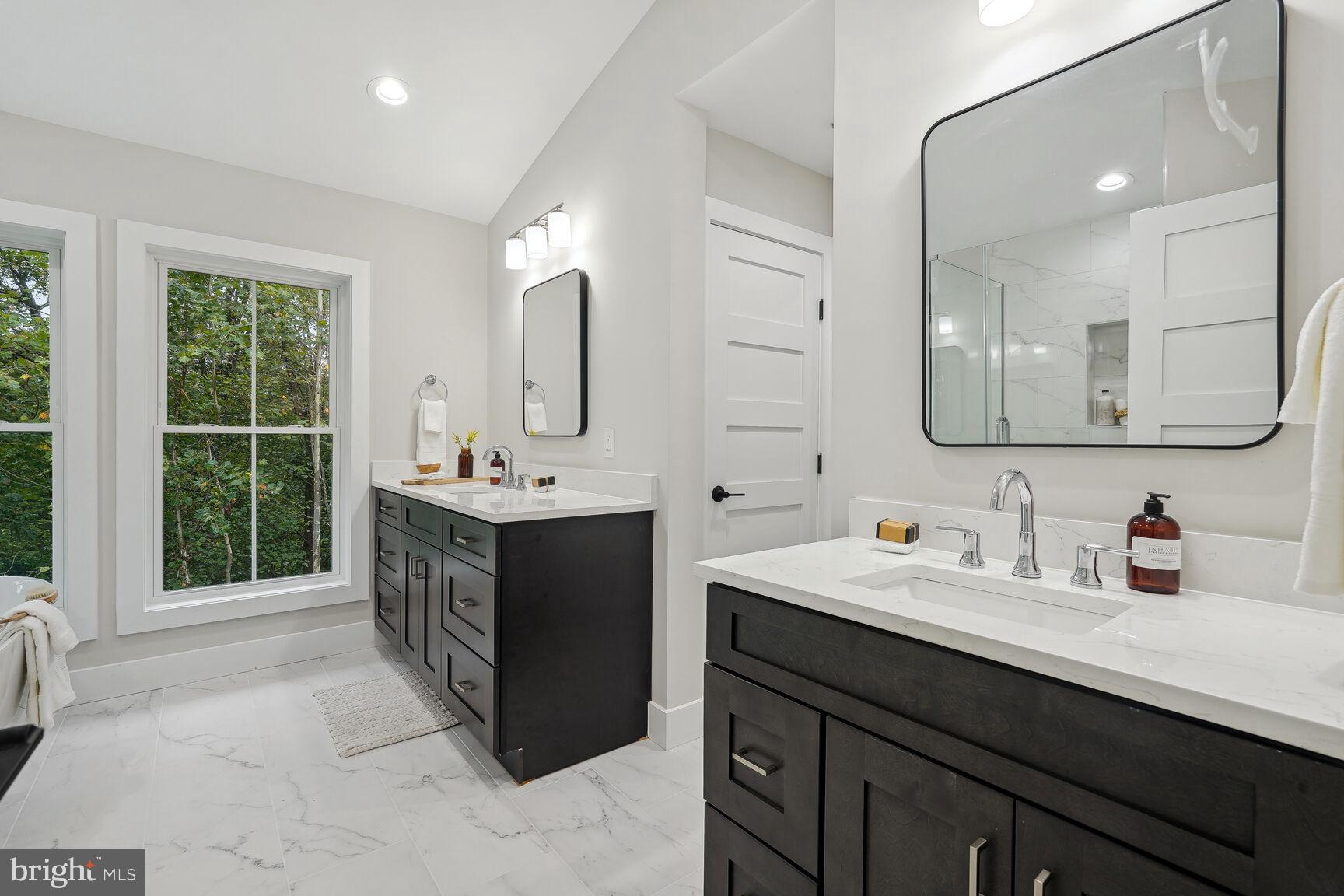 HILLANDALE - Residential