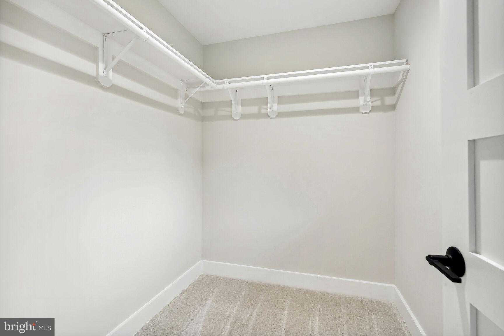 HILLANDALE - Residential