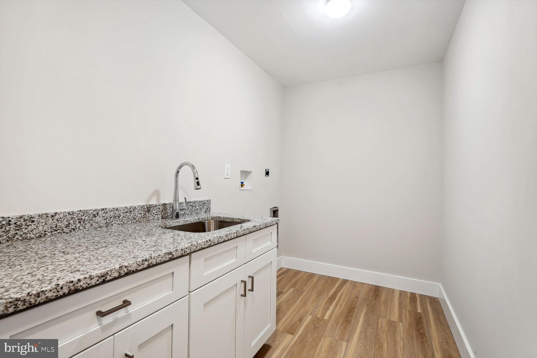 HILLANDALE - Residential