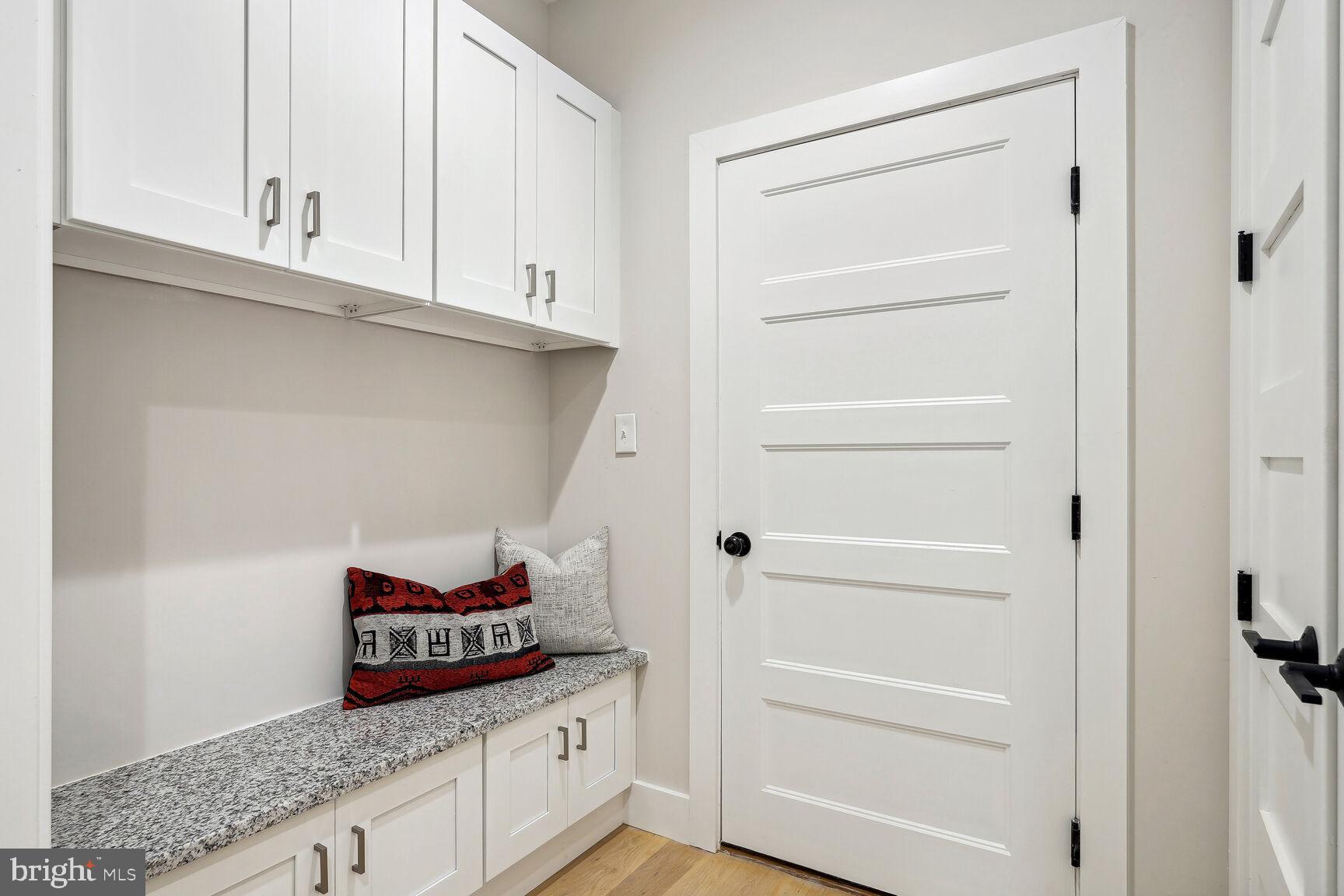 HILLANDALE - Residential