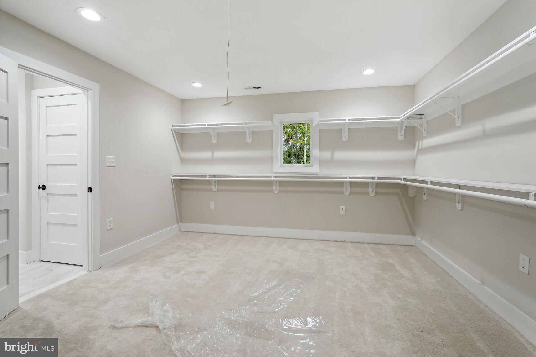 HILLANDALE - Residential