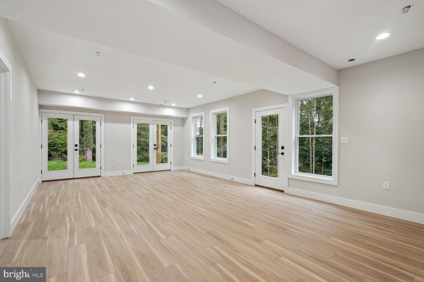 HILLANDALE - Residential