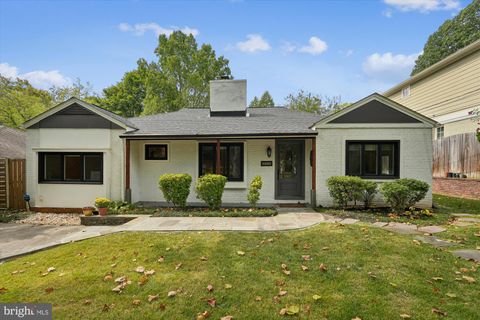 Photo of 8604 Jones Mill Road, CHEVY CHASE, MD 20815 (MLS # MDMC2200770)