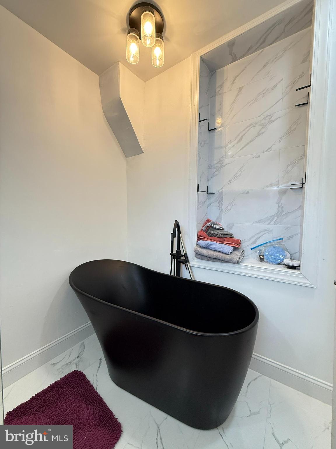 STRAWBERRY MANSION - Residential Income