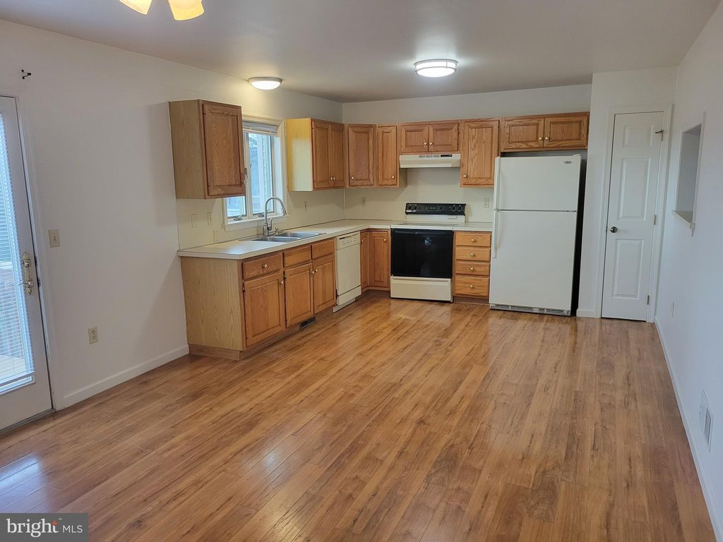 Photo of 35 PARK VIEW DR, REINHOLDS, PA 17569 (MLS # PALA2033160)