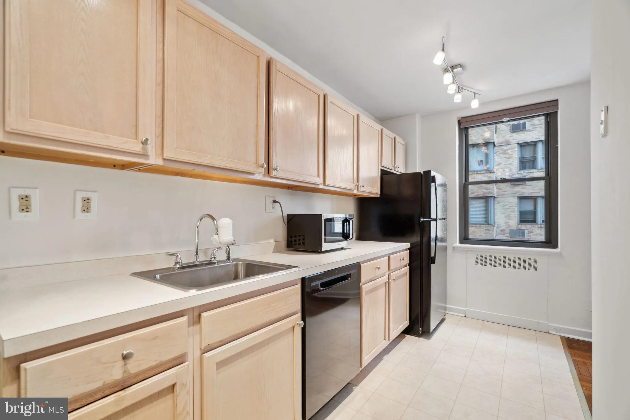 Philadelphia, Pennsylvania 19130, United States, 2 Bedrooms Bedrooms, ,1 BathroomBathrooms,Residential,Contingent,6204