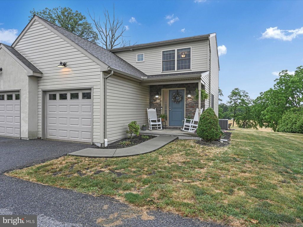 Photo of 37 W RIDGE RD, ELIZABETHTOWN, PA 17022 (MLS # PALA2036460)