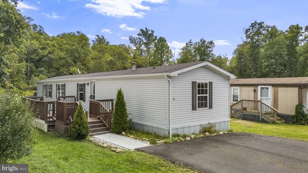 63 ERICA CIR, HONEY BROOK, PA 19344 - Image 2f4117457c06ca080ca59d532cf3ceea/4219005722